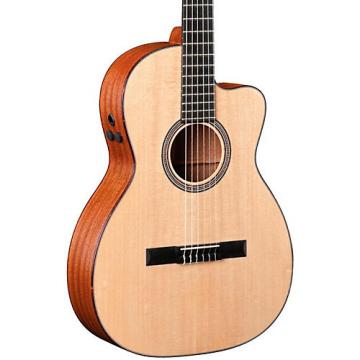 Martin Special Edition 000C Auditorium Nylon String Acoustic-Electric Guitar Natural