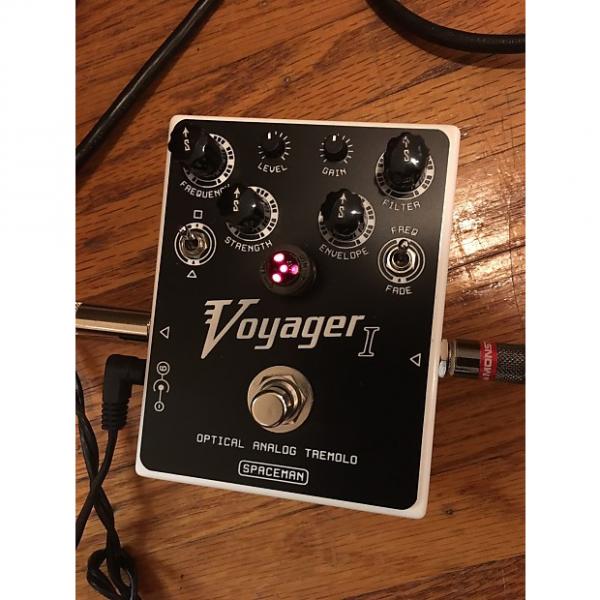 Custom EARLY BIRD SPECIAL- Spaceman Effects Voyager I Optical Analog Tremolo White #1 image